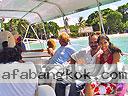cartagena-women-boat-1104-14